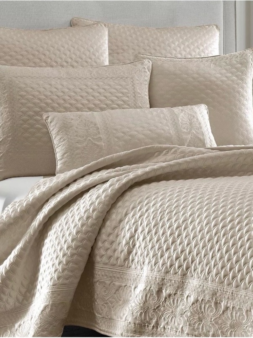 J. Queen New York Lyndon KING Quilted Coverlet Pearl
